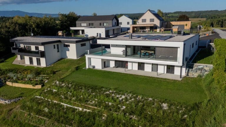 Einfamilienhaus mit Infinity-Pool – Individuell geplant
